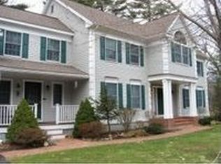 35 Fieldstone Cir, Hampton, NH 03842