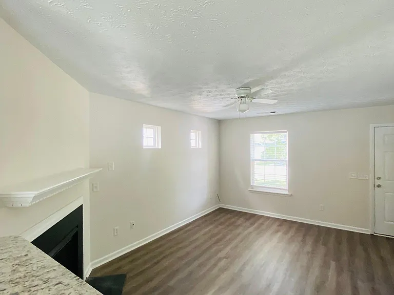 5525 Mountain Top Pl — Photo 4