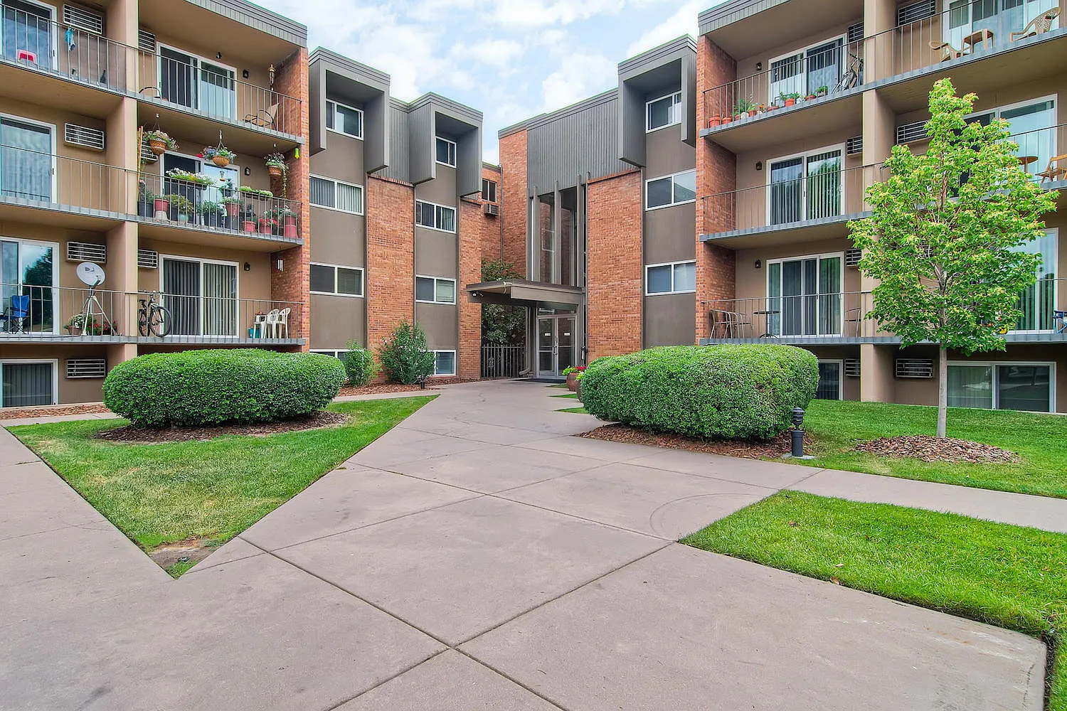 Glenlake — Photo 2