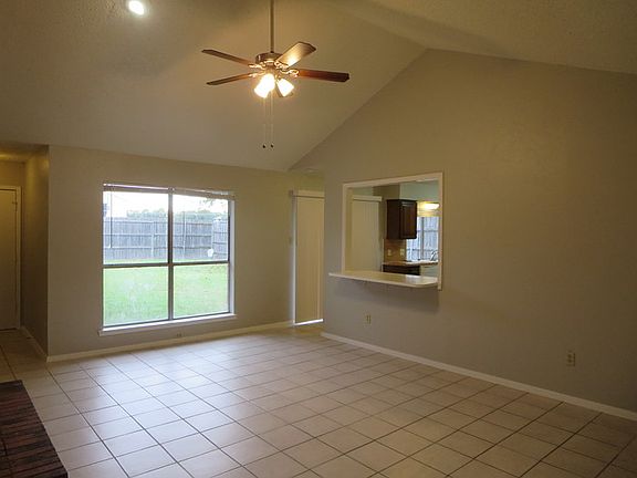 5th image of 829 Barcelona Cir