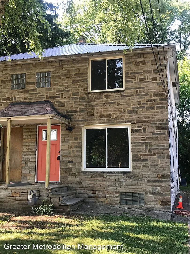 102 Hartman St photo 1