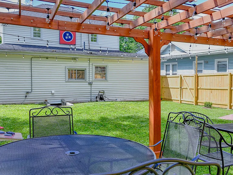 313 W Maple St #2 — Photo 27