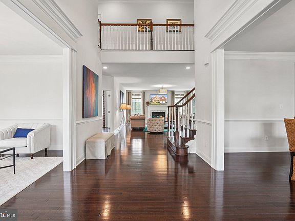 5th image of 5845 Waterloo Bridge Cir