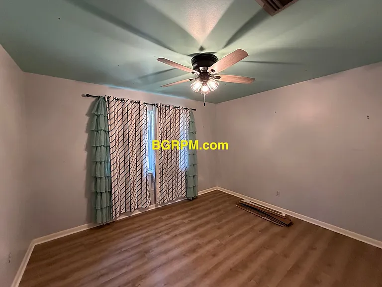 2210 Crestwood Rd — Photo 8