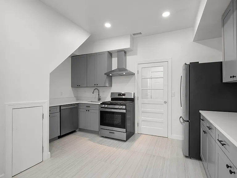 138 Maryland Park Dr — Photo 5