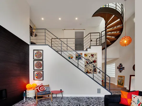 3542 W 2nd Ave, Vancouver, BC V6R 1J4