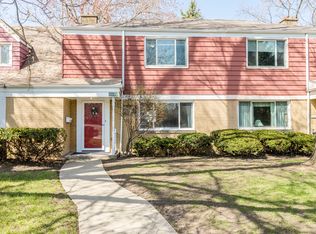 9136 Brookfield Ave, Brookfield, IL 60513
