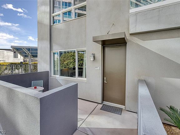 3rd image of 4565 Dean Martin Dr Unit 107