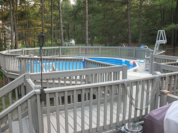 Pool w/ wrap-around deck