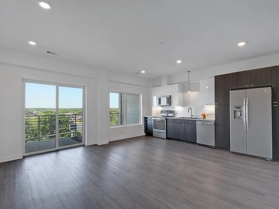 4361 S Congress Ave #413
