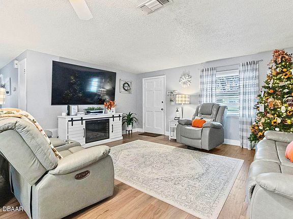 5th image of 1855 Queen Palm Dr
