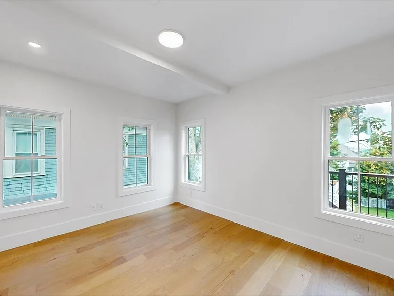 139 Sycamore St #B — Photo 7