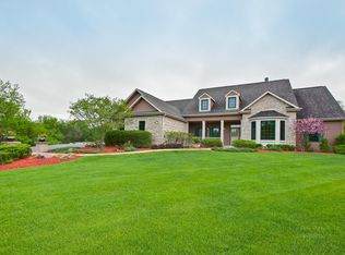 237 Indian Trail Rd, North Barrington, IL 60010