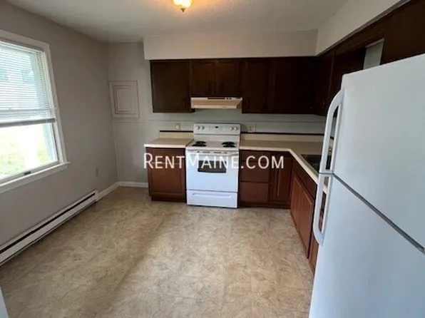 202 Main Rd, Holden, ME