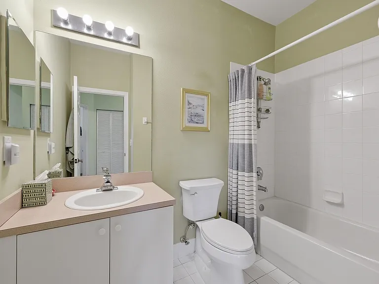 114 Lighthouse Cir #J — Photo 14