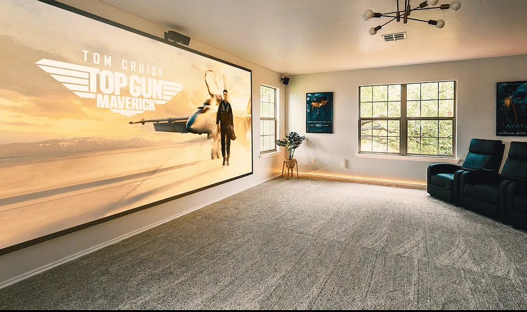 4 bed, $3,900 — Photo 1