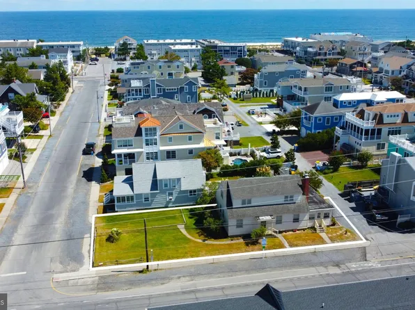 30 N Pennsylvania Ave, Bethany Beach, DE 19930