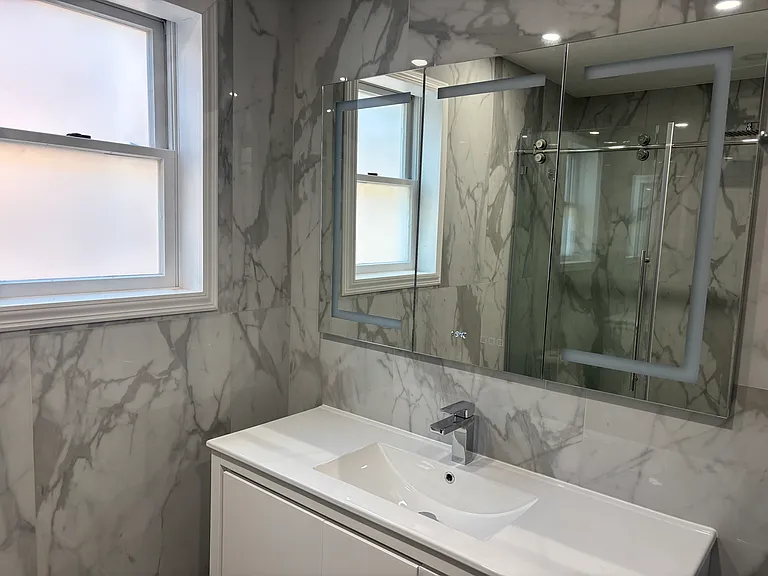 2623 E 21st St #1-2RR — Photo 8
