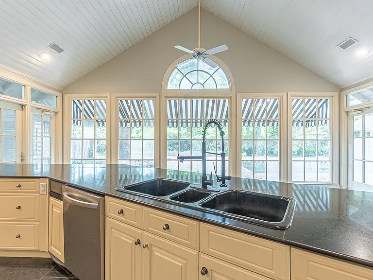 3806 Pecan Dr — Photo 16