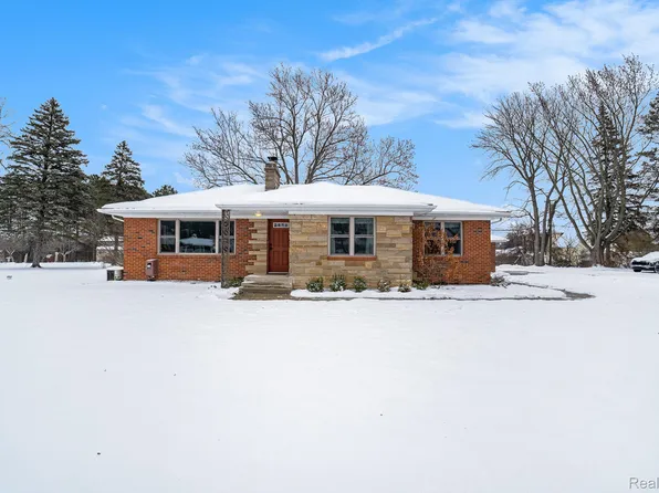 7545 Porter Rd, Grand Blanc, MI 48439