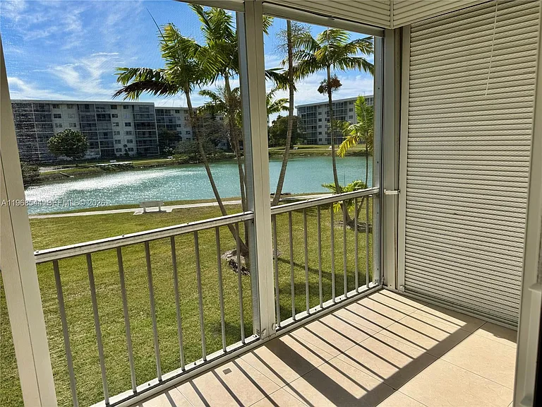 2855 Leonard Dr #H202 — Photo 7