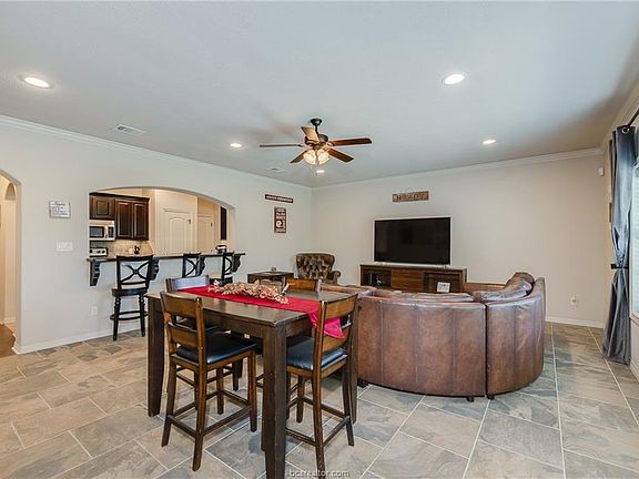 5th image of 1408 Crescent Ridge Dr
