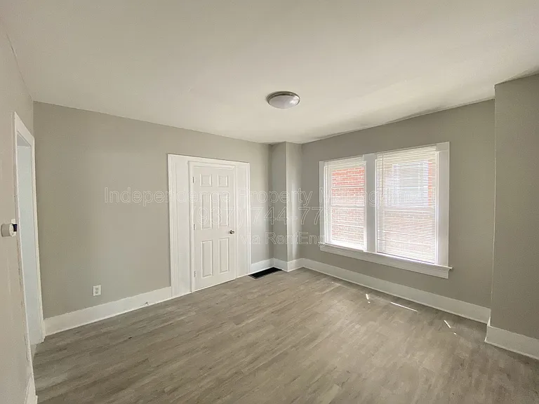 1004 W Fairview Ave — Photo 13