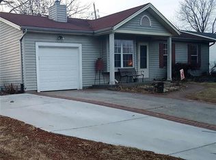 803 Eastbrook Ln, O'Fallon, MO 63366