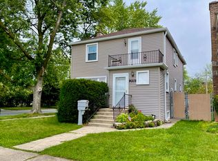 9201 S Utica Ave, Evergreen Park, IL 60805