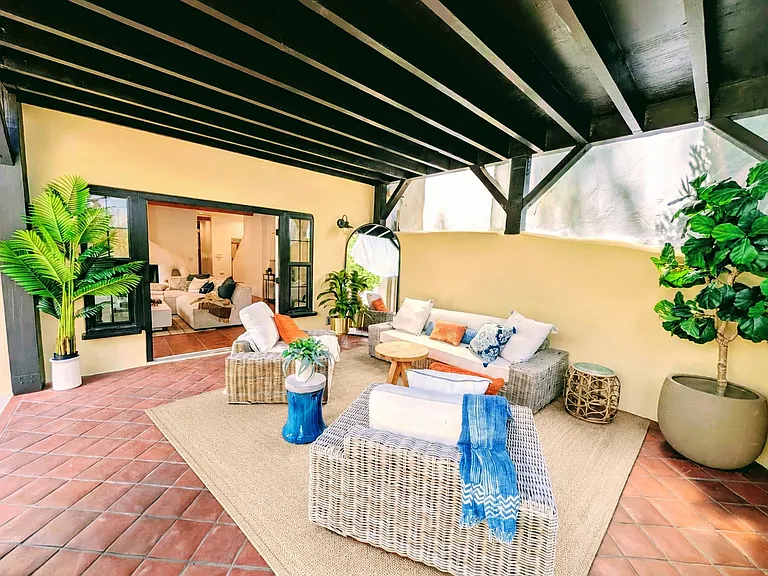 Large outdoor living room