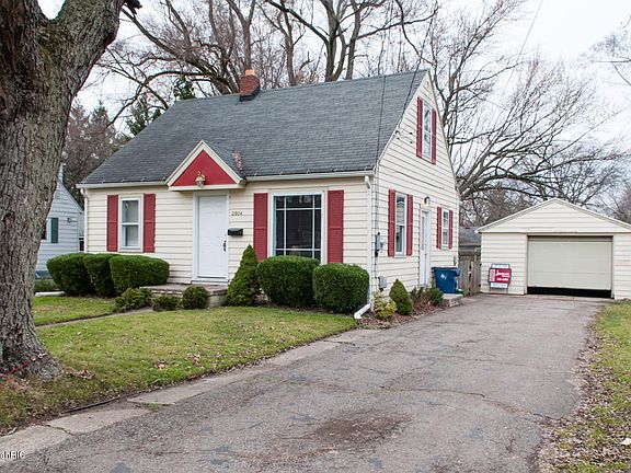 3rd image of 2804 Lorraine Ave