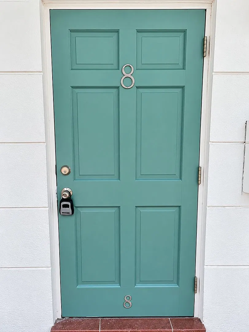 Ground-Floor 1-Bedroom Condo In Convenient St. Petersburg Location — Photo 2