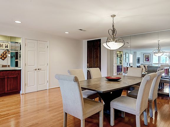 4th image of 1140 Old Mill Rd #405