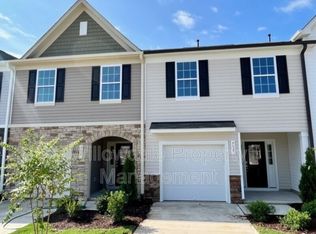 737 Ridge Cliff Ln, Zebulon, NC 27597