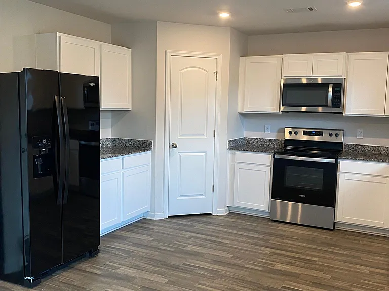 128 Evonshire Blvd — Photo 8