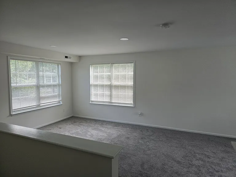 593 S Dove Rd #B — Photo 8