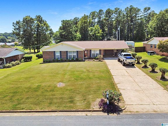 3rd image of 1005 Magnolia Dr
