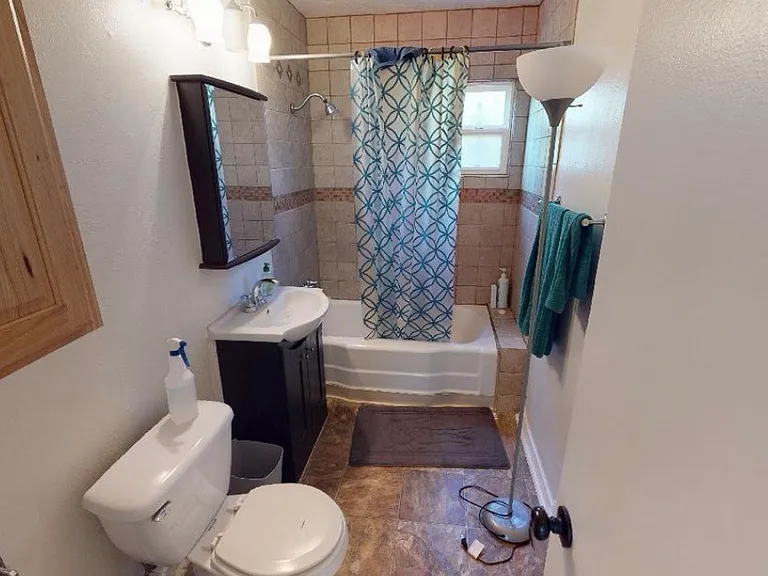 220 Princeton Dr SE #B — Photo 9