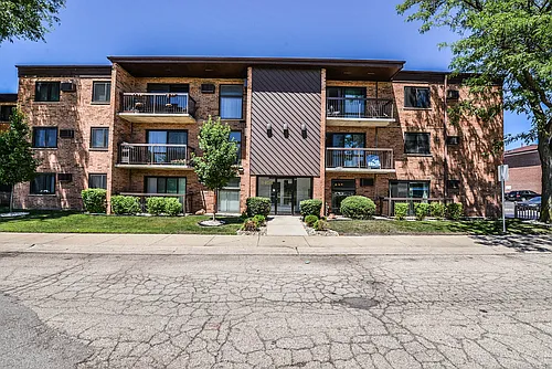8454 W Catalpa Ave #2 Photo 1