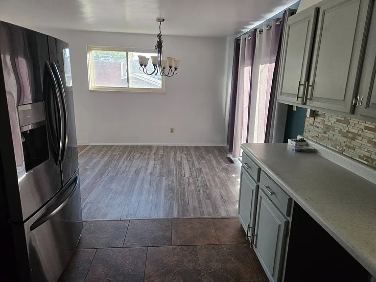 2220 Essex Ln — Photo 6