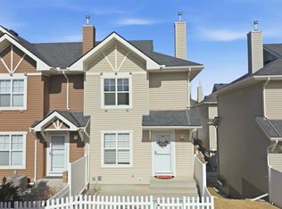 213 S Toscana Gdns NW, Calgary, AB T3L3C3