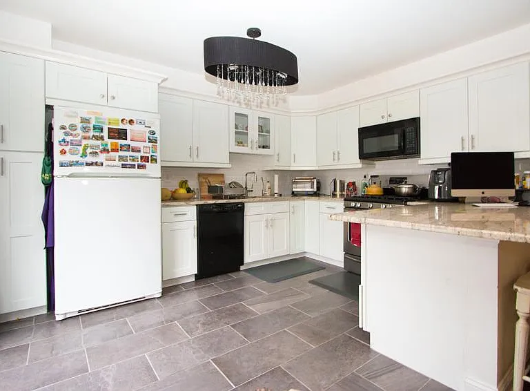 17 Lee Ct — Photo 3