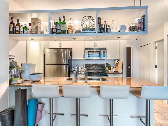 5th image of 933 Hornby St #202