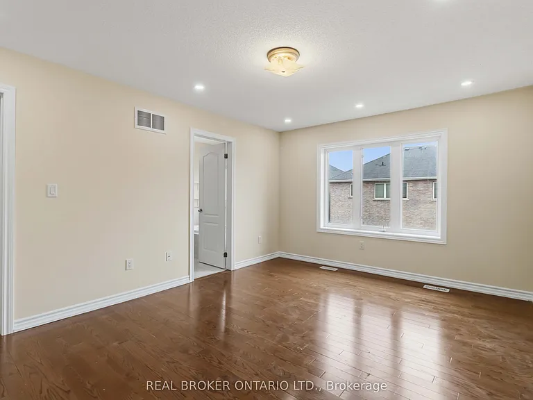 27 McCartney St #MAIN — Photo 24