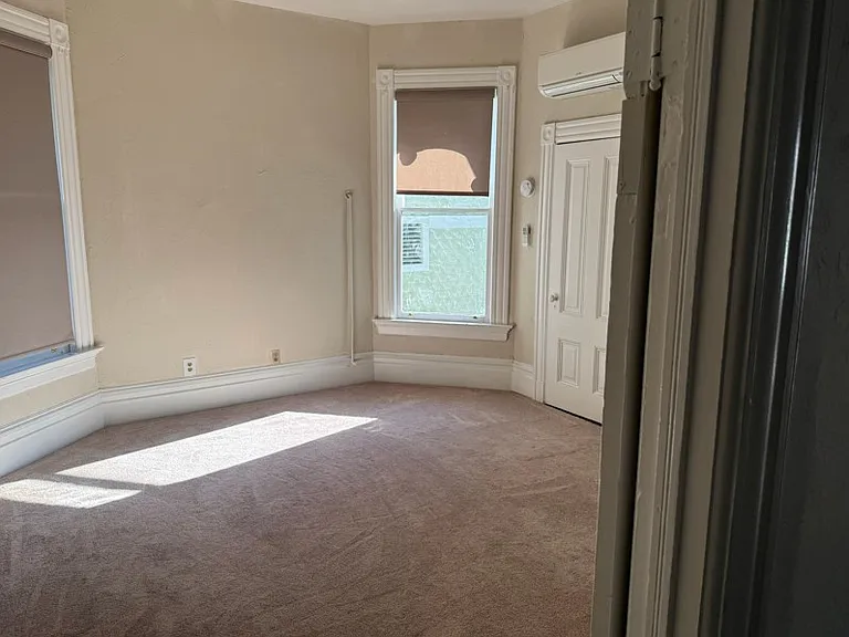 1712 Filbert St — Photo 5
