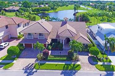 Home For Sale In Boca Grove