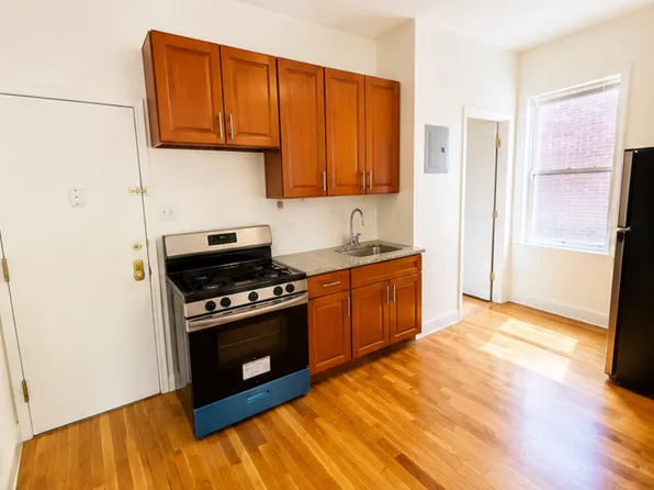 948 41st Street image 1 of 5