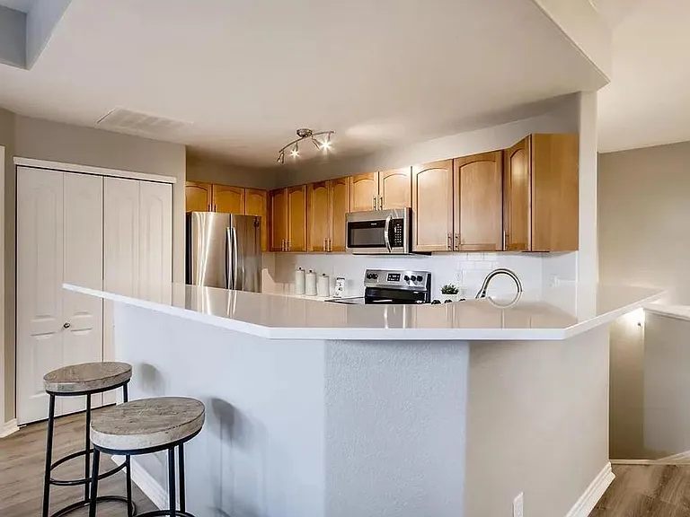 990 S Locust St — Photo 4