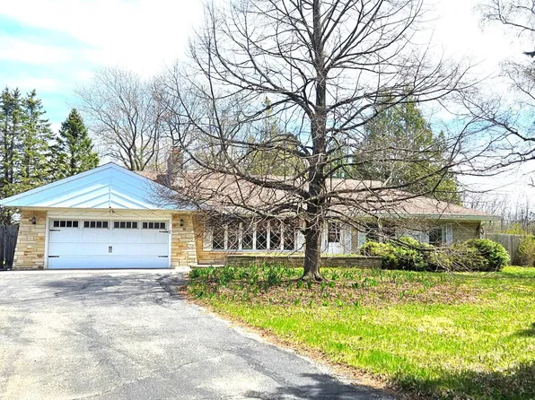 8780 North Spruce ROAD, River Hills, WI 53217
