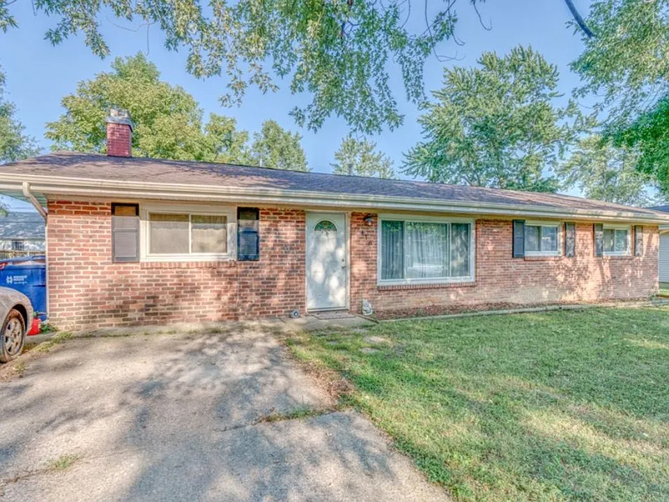 418 Marteeny St